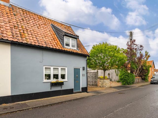 house in The Street, Metfield