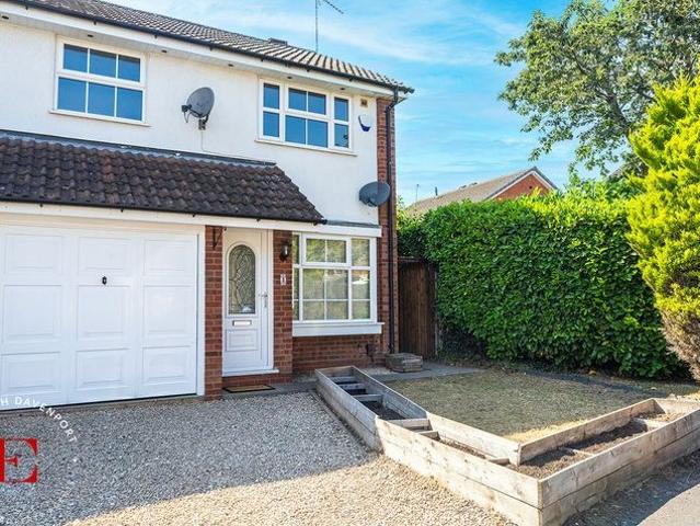 house in Tisdale Rise, Kenilworth, CV8