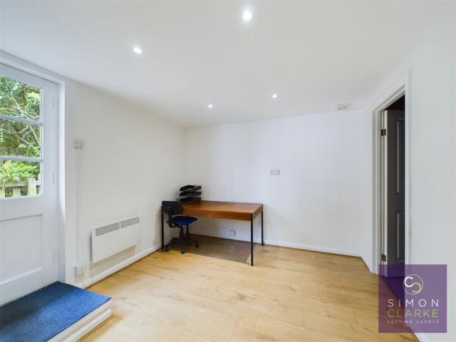 house in Totteridge Village, Totteridge, London, N20 8AG