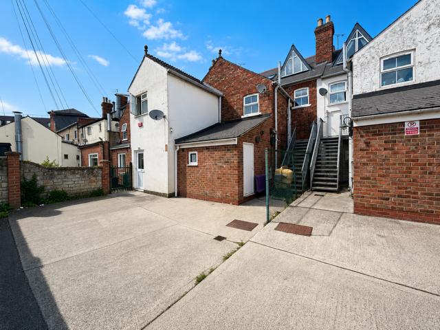 house in TOWN CENTRE