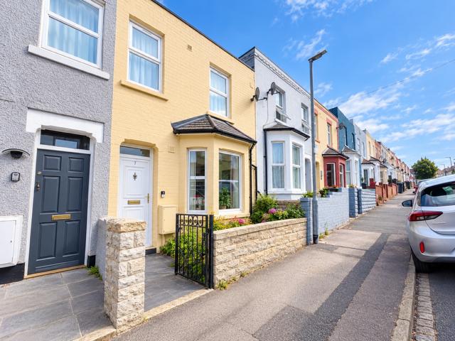 house in TOWN CENTRE