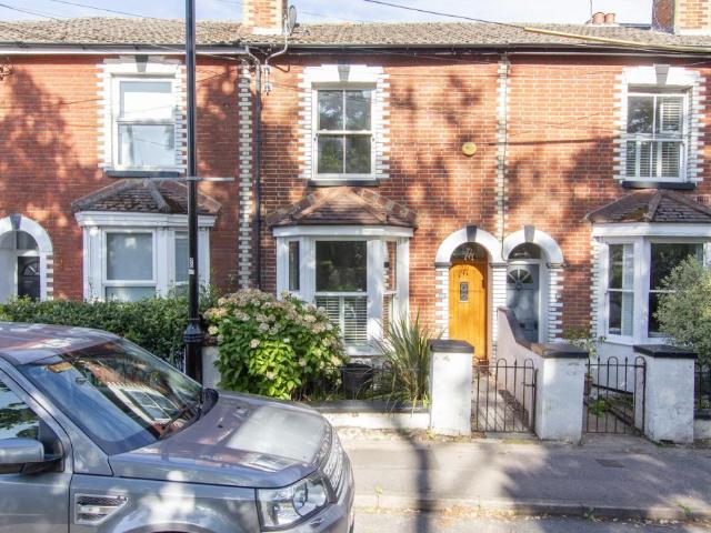 house in Victoria Road, Netley Abbey, Southampton