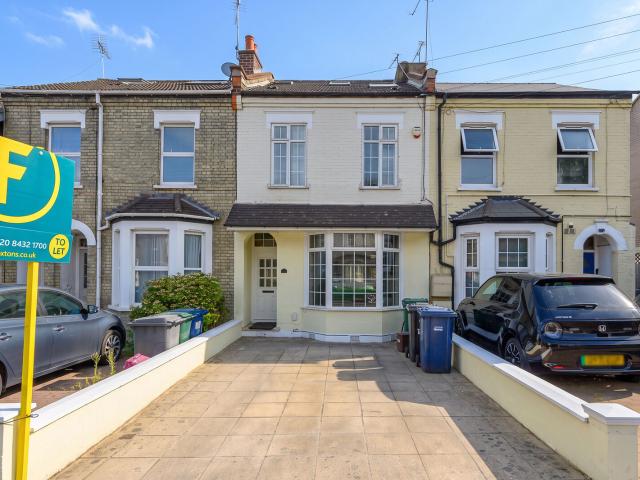 house in Victoria Road EN4