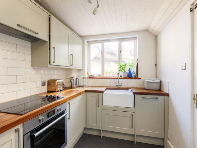 house in Victoria Road, Sevenoaks TN13 1YE