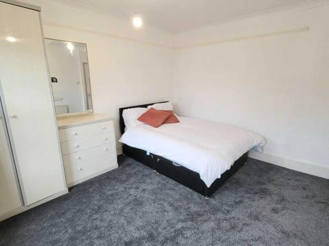 house in Vicarage Road Watford, WD18
