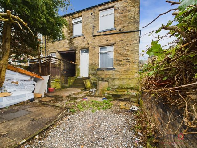 house in Vivian Place, Bradford, BD7