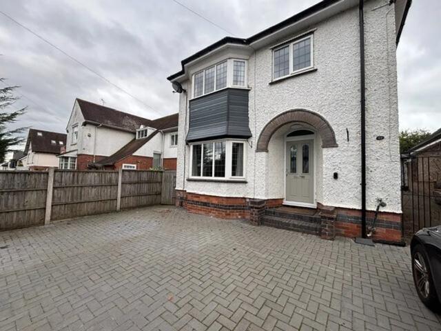 house in Warwick Avenue, Derby, DE23 6HN