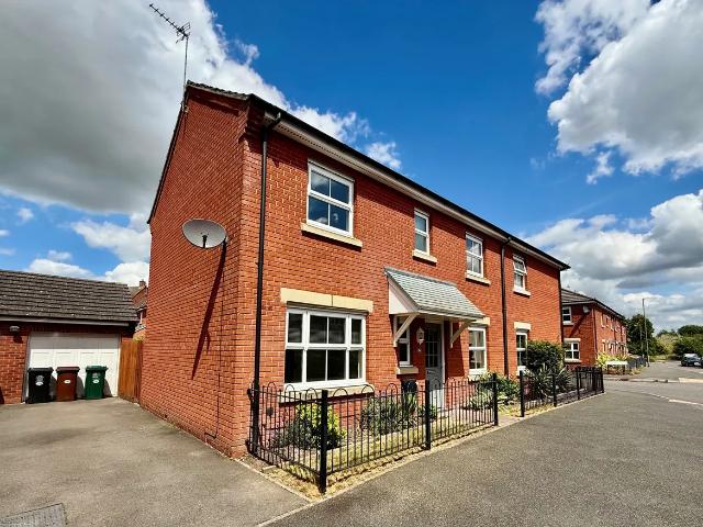 house in Welland Road, Hilton, DE65