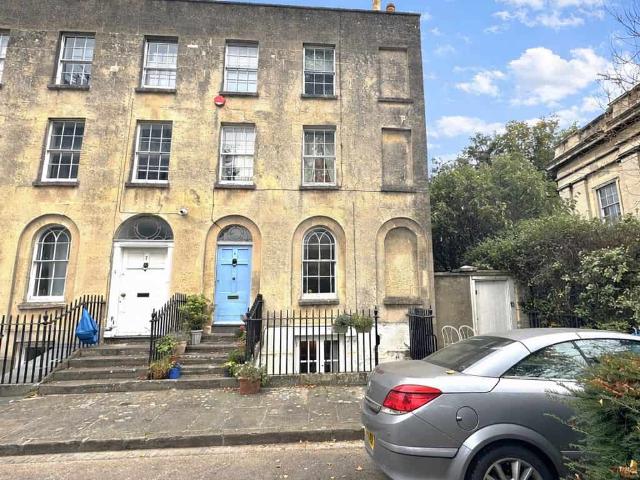 house in Wellington, Parade, Gloucester, Gloucestershire, GL1, 3NP