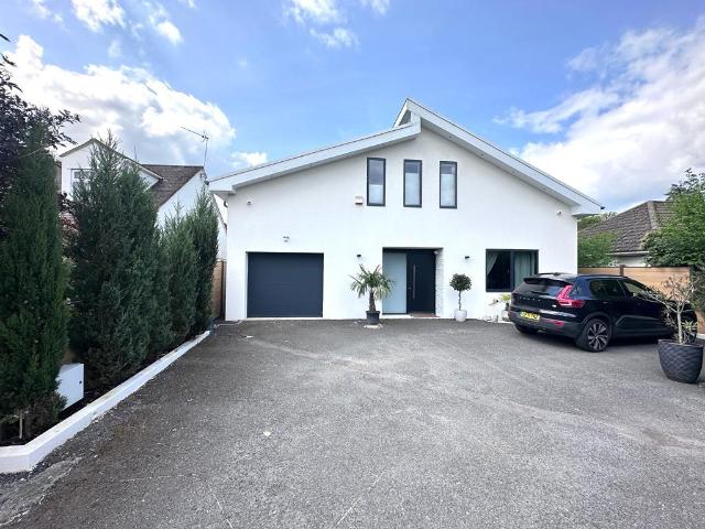 house in West Riding, Bricket Wood, St. Albans