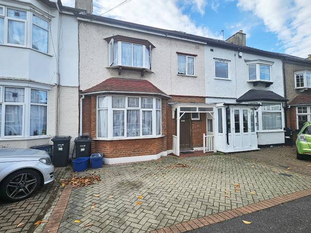 house in Westernville Gardens, Ilford, IG2