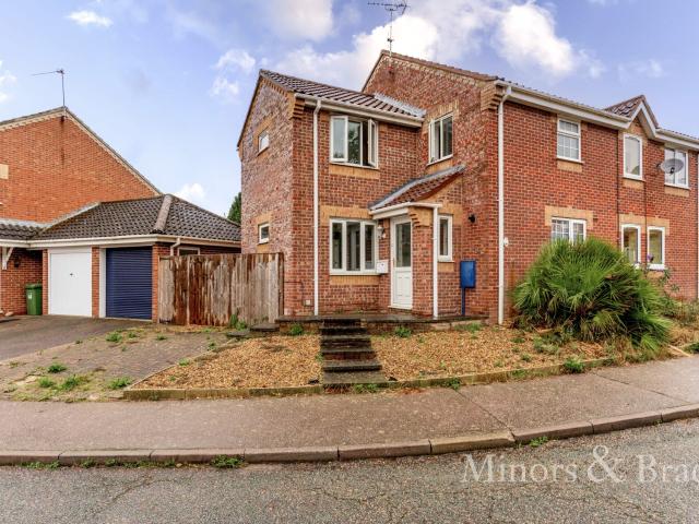 house in Wherry Close, North Walsham