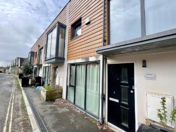 house in Winton Lane Totterdown
