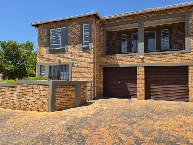 house in Wilgeheuwel, Roodepoort, Gauteng