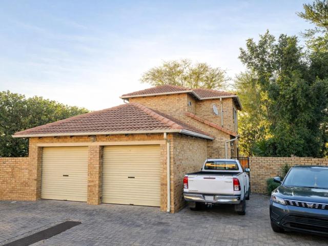 house in Wilgeheuwel, Roodepoort, Gauteng