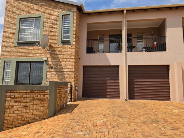 house in Wilgeheuwel, Roodepoort, Gauteng