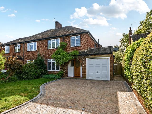 house in Willow Green, West End, Woking, Surrey, GU24 9HR