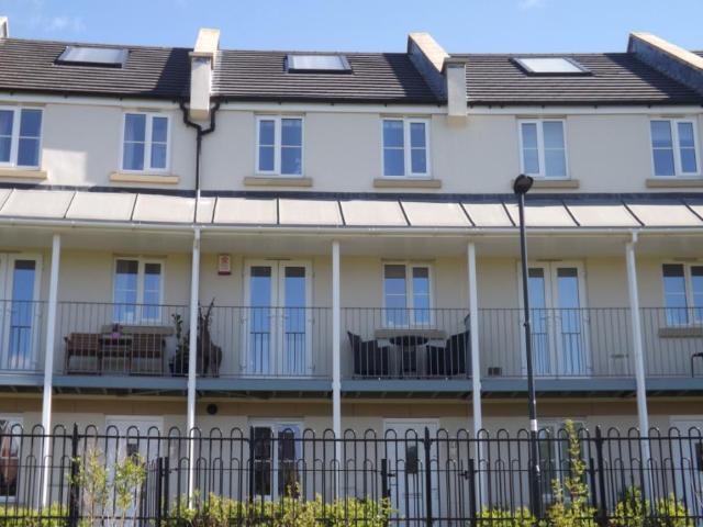 house in Wood Mead, Cheswick Village, Bristol
