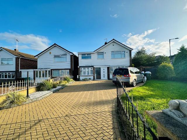 house in Woodbank Drive, Nottingham, NG8 2QU