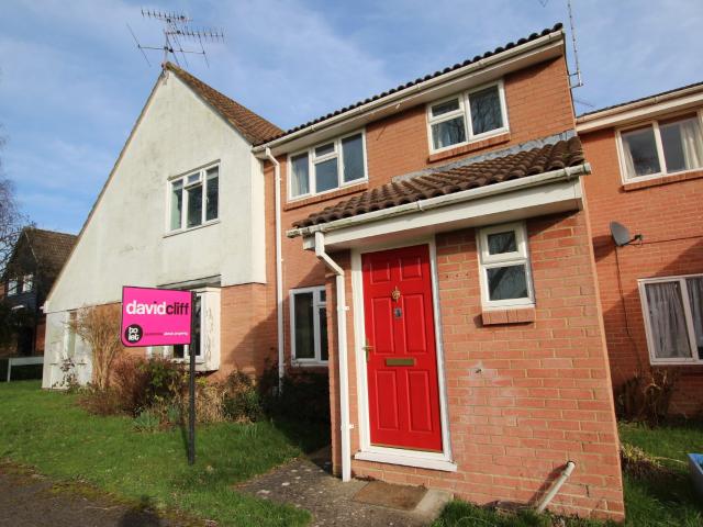 house in Woodpecker Walk, RG41