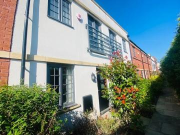 house in Wolsey Island Way, LE4 5FA