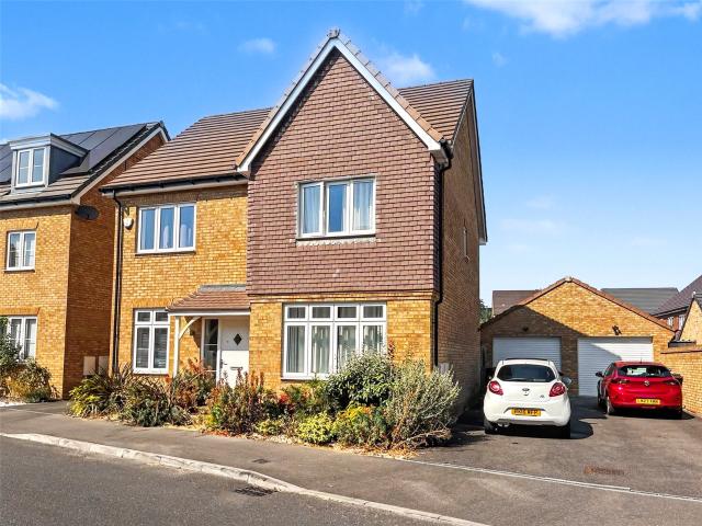 house in Alder Grove, Shinfield, RG2