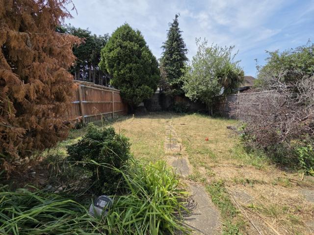 house in Anthony Way, Slough, SL1