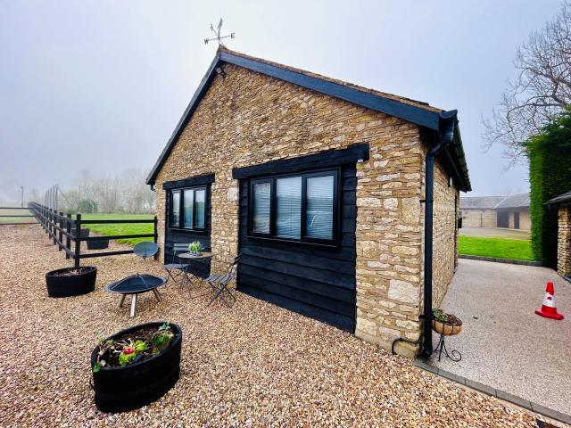 house in Badgers Farm, MK19 7DF