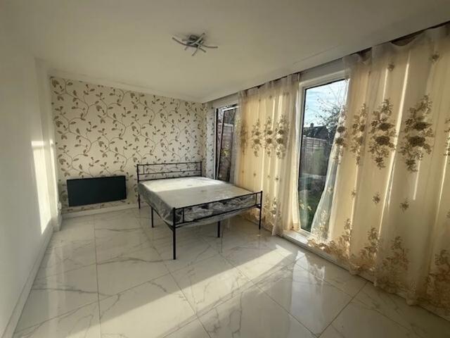 house in Belfast Walk, Chaddesden, Derby, DE21 6TY