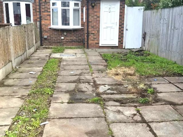 house in Birchwood Avenue, Birkenhead, CH41