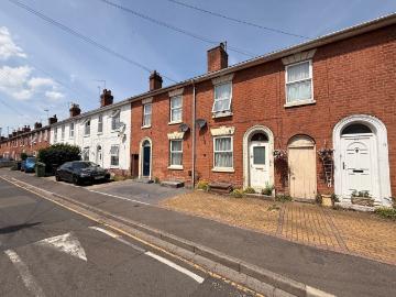 house in Chestnut Street WR1