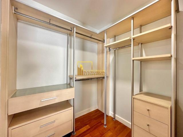 House in Compound 4 Bedroom For Rent in Phrom Phong BR27851SH