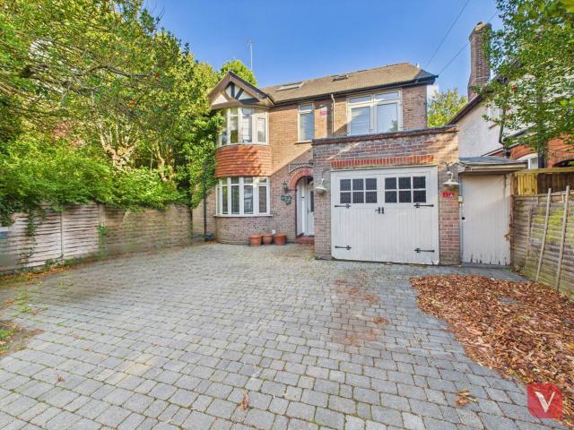 house in Compton Avenue, Luton