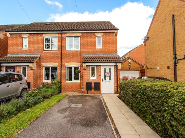 house in Clay Lane, Doncaster DN2 4RB