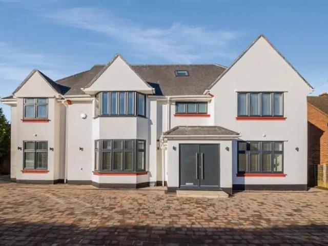 house in Deacons Hill Road, Elstree