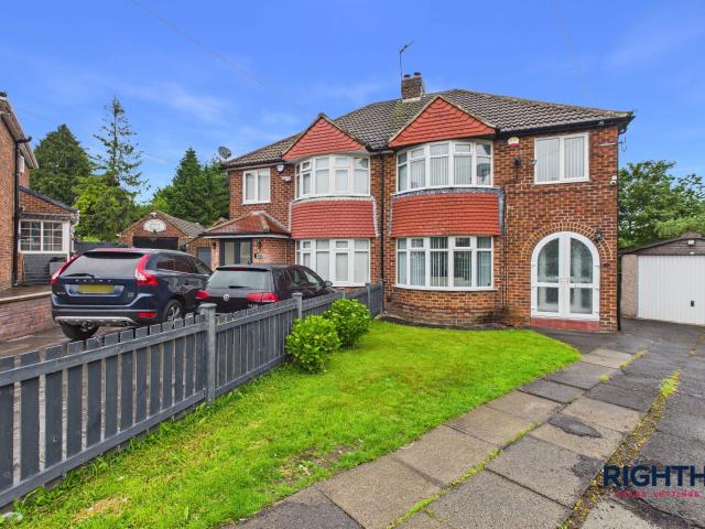 house in Dean Close, Bradford, BD8