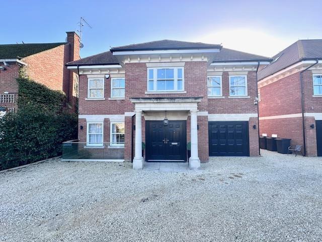 house in Fairgreen East, Barnet