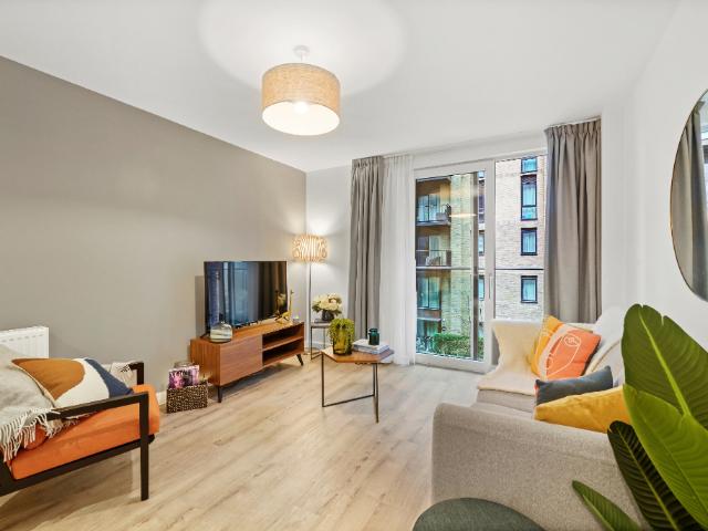 house in Farrier, Manchester, M5 4UY