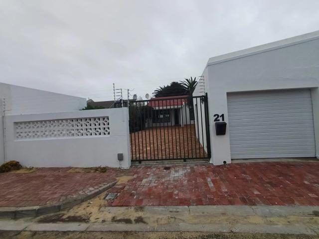house in Flamingo Vlei, Blouberg, Western Cape