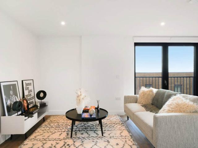 house in Francis House, Maidenhead, SL6 1TY