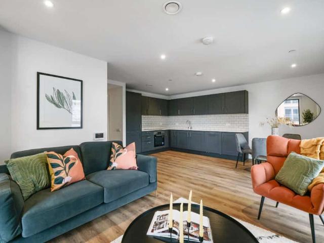 house in Francis House, Maidenhead, SL6 1TY