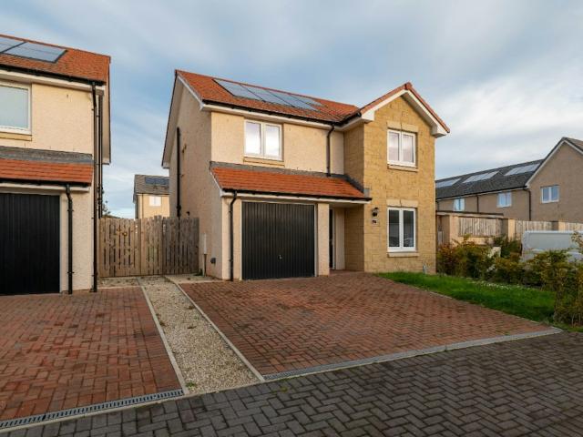 house in Gardyveen Court Bilston, Midlothian, EH25