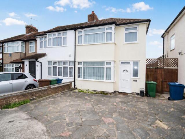 house in HA8 Edgware United Kingdom
