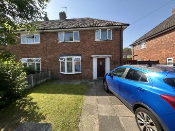 house in Hawthorn Road Wednesbury, WS10 9NA