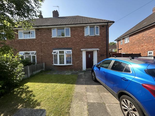 house in Hawthorn Road Wednesbury, WS10 9NA