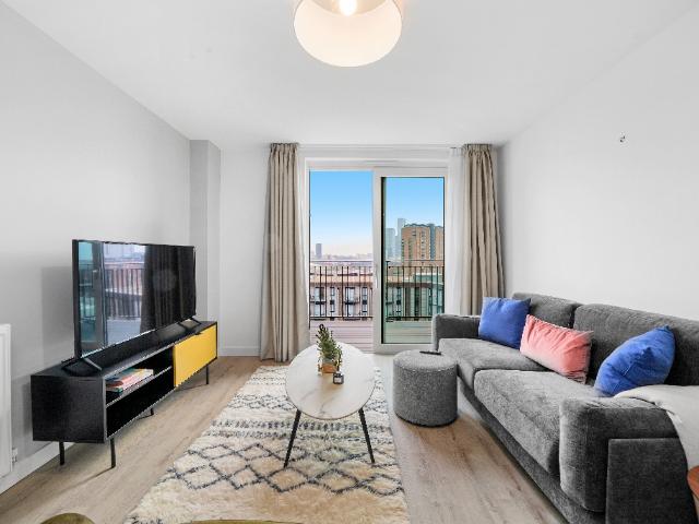 house in Hearth, Manchester, M5 4RN
