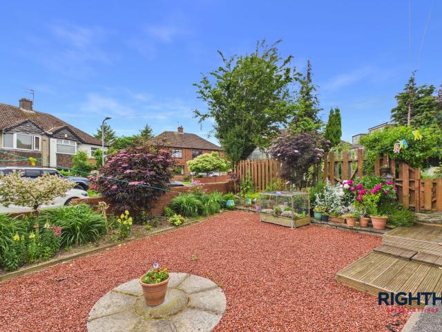 house in Hedge Way, Bradford, BD8