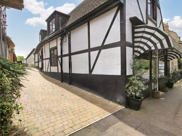 house in High Street, Prestbury, GL52