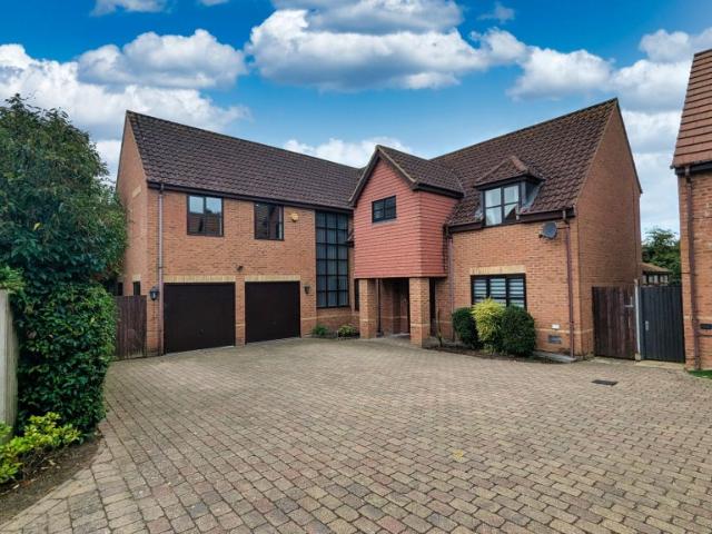 house in Hugh Parke Close, Loughton, MK5