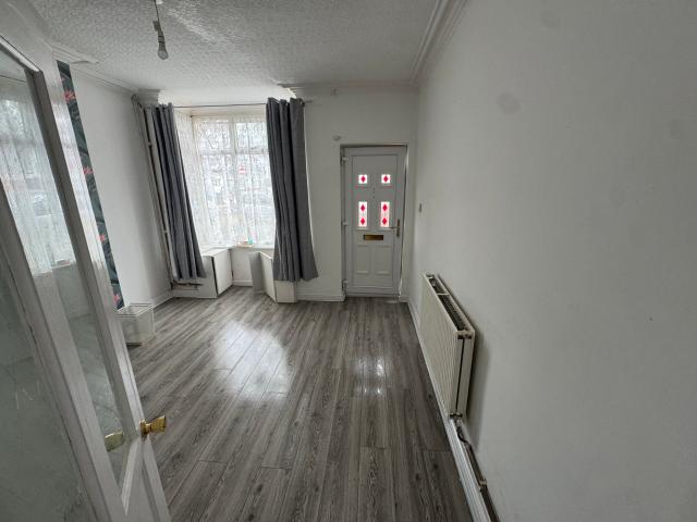 house in Kenelm Road